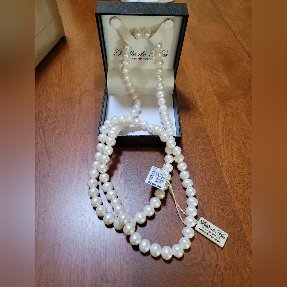 Pearl necklace